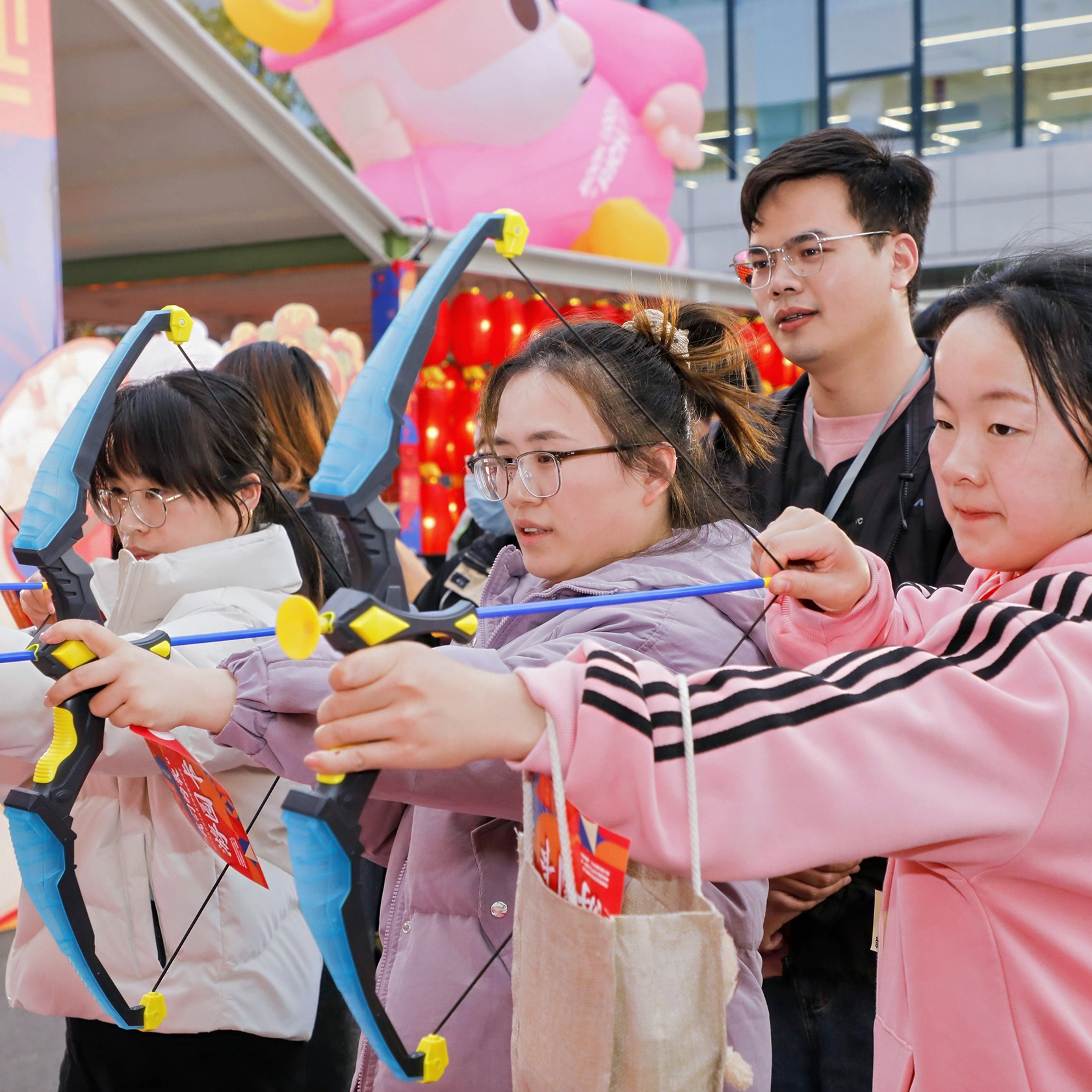 �����ʵ�Ա���˶�